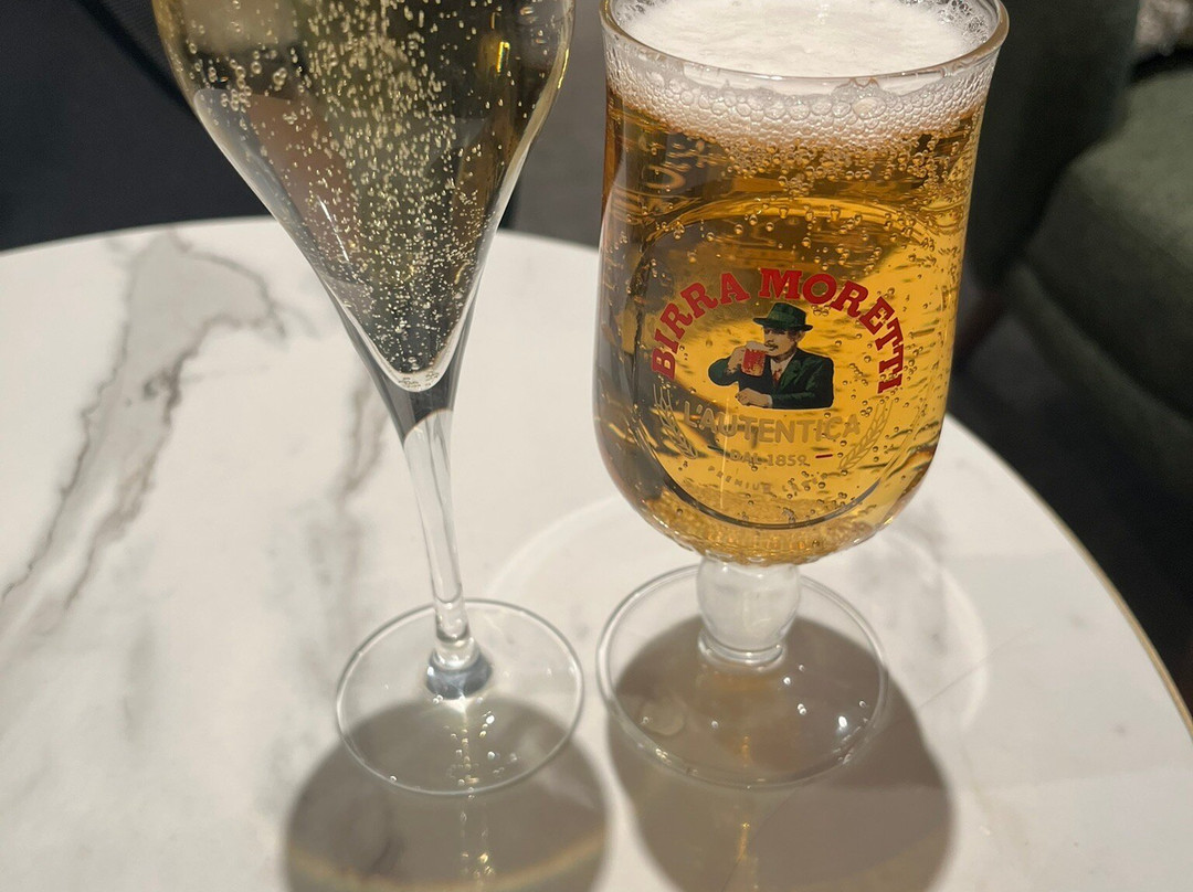 No1 Lounge at Luton Airport-卢顿必去景点