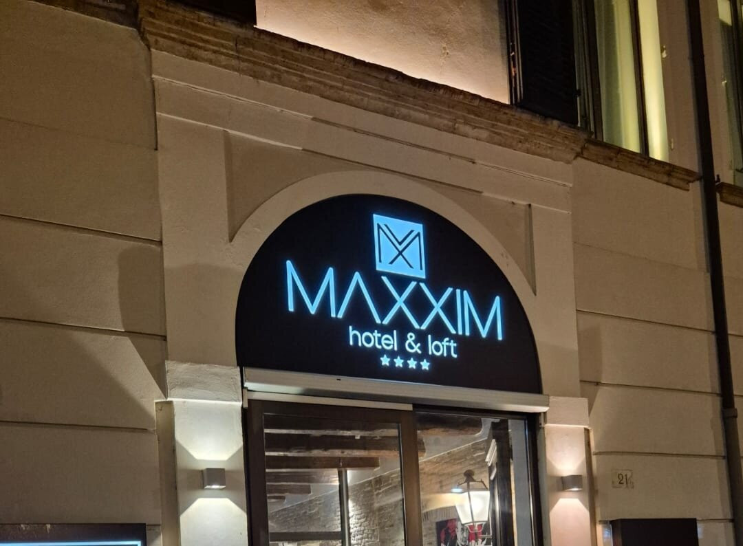 Maxxim Hotel主图