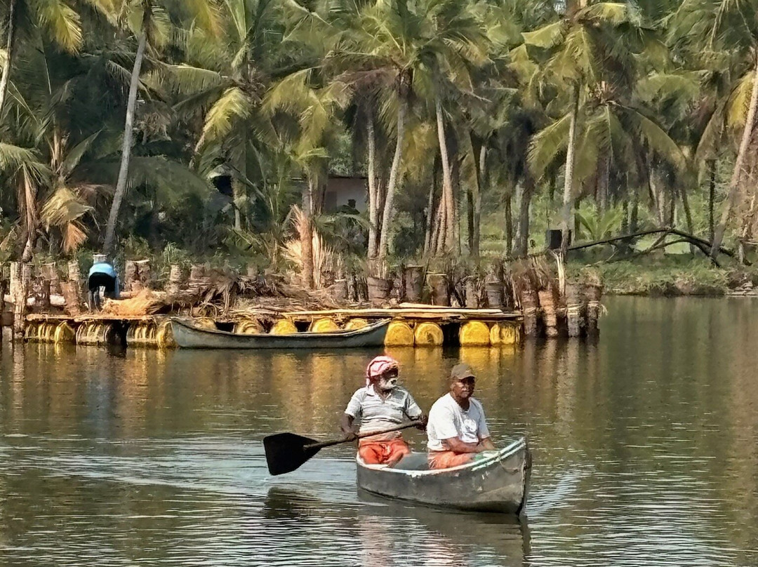 The Lotus Houseboat景点图片