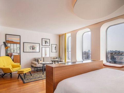 巴黎共和万丽酒店主图