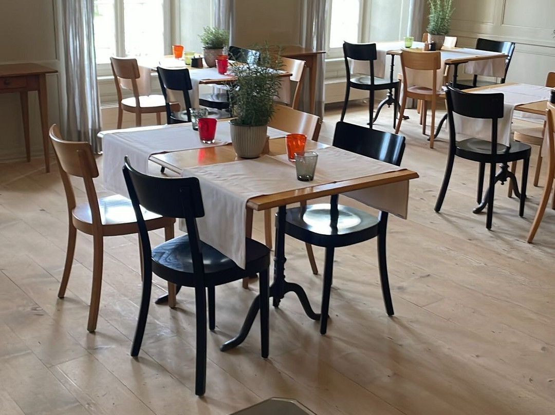 Erlach餐馆和美食-Restaurant La Table