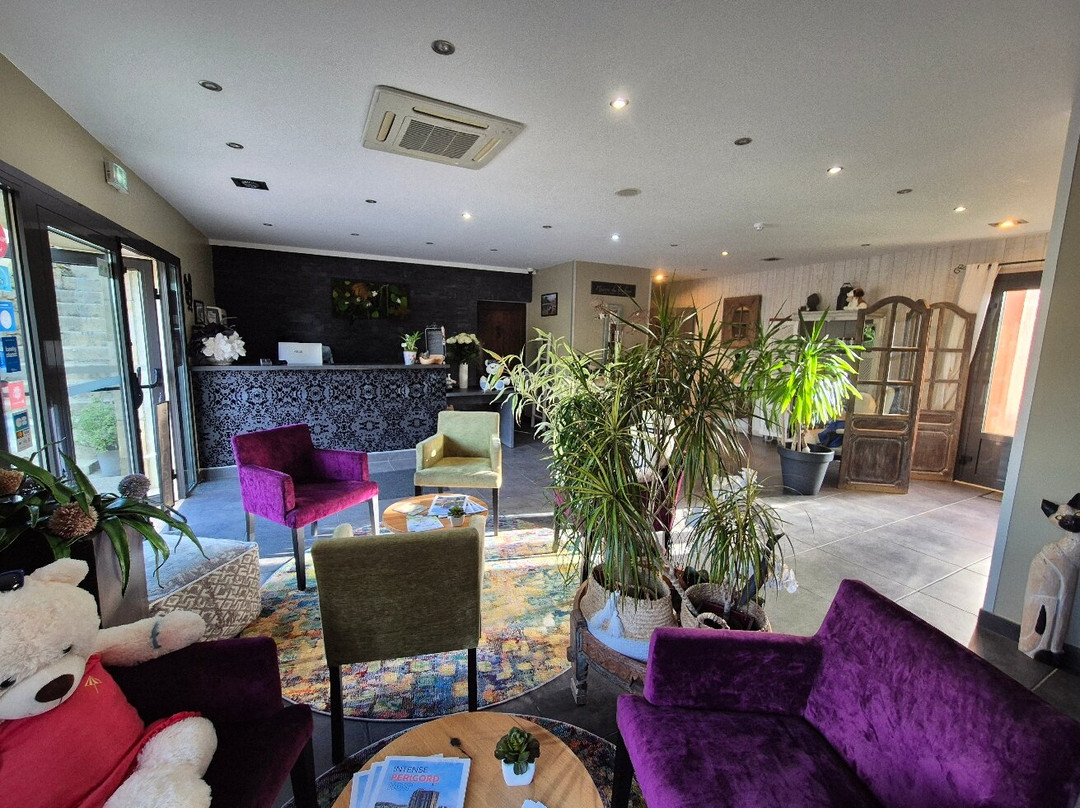 勒马斯 卡斯特酒店主图