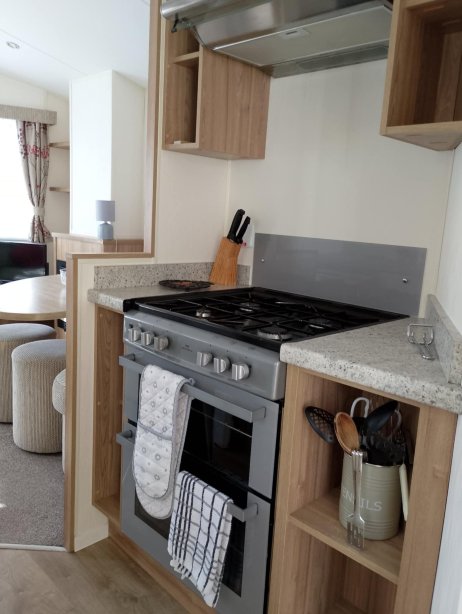 White Gate Caravan Park-官方