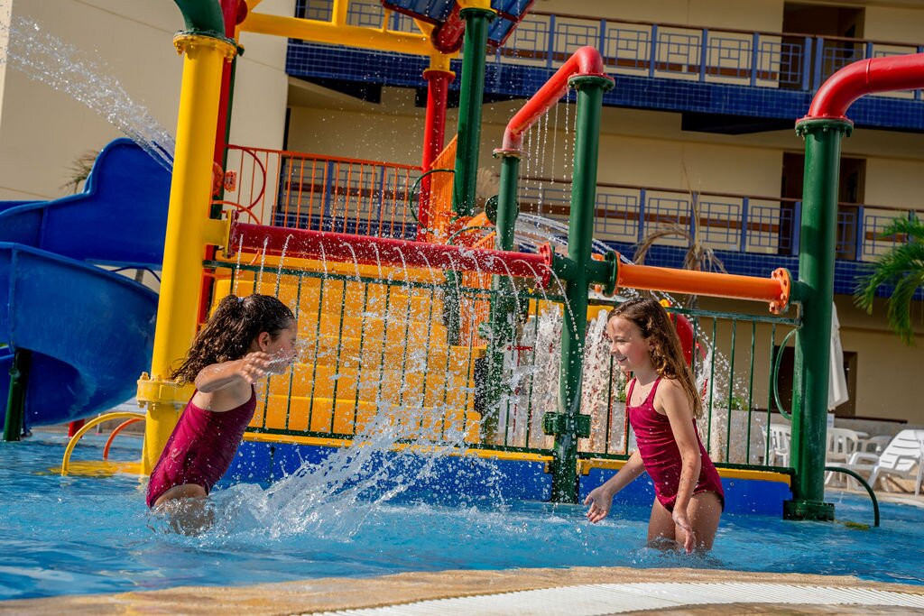 祖亚娜海滩度假酒店主图