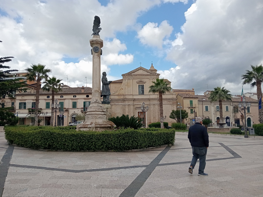 Monumento a Gabriele Rossetti-瓦斯托必去景点