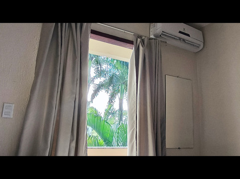 阿伊拉海滩酒店主图