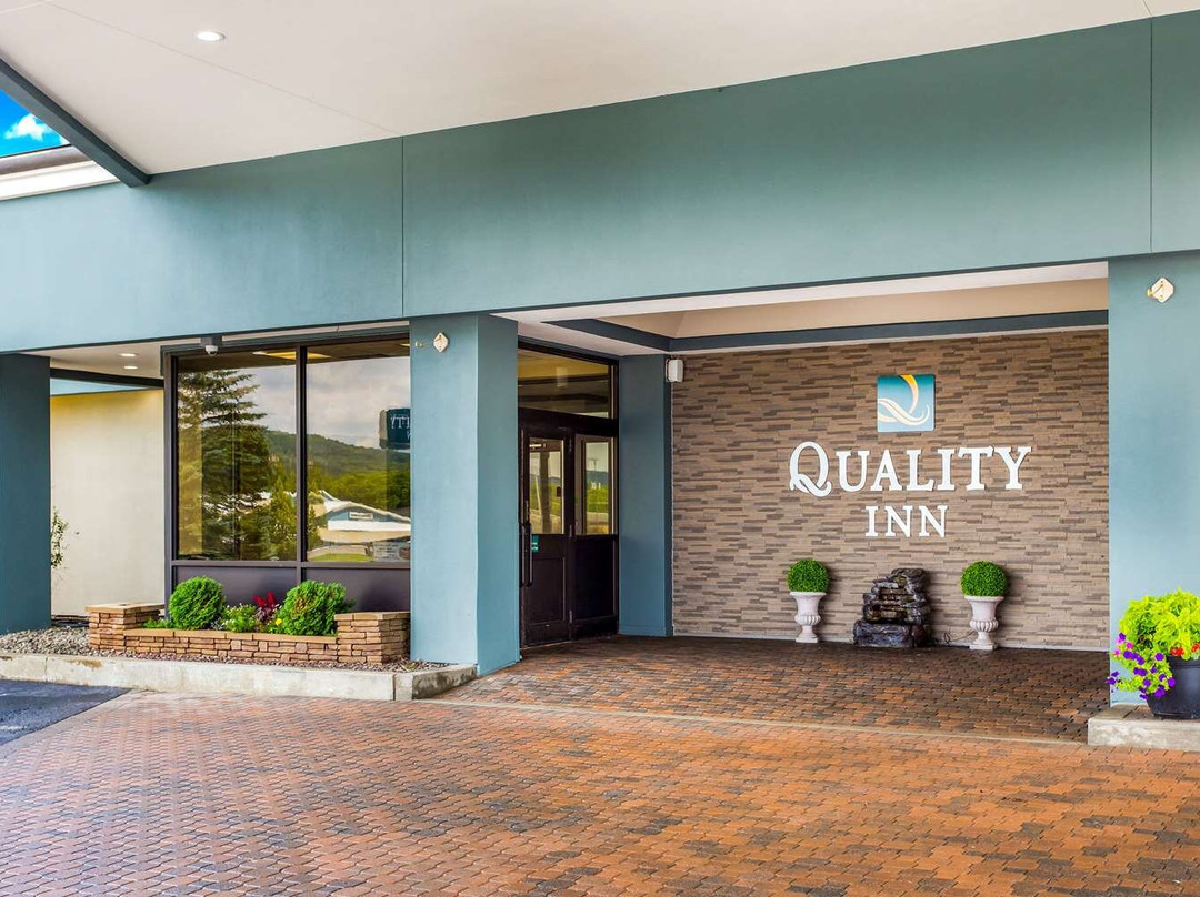 Quality Inn Oneonta Cooperstown Area主图