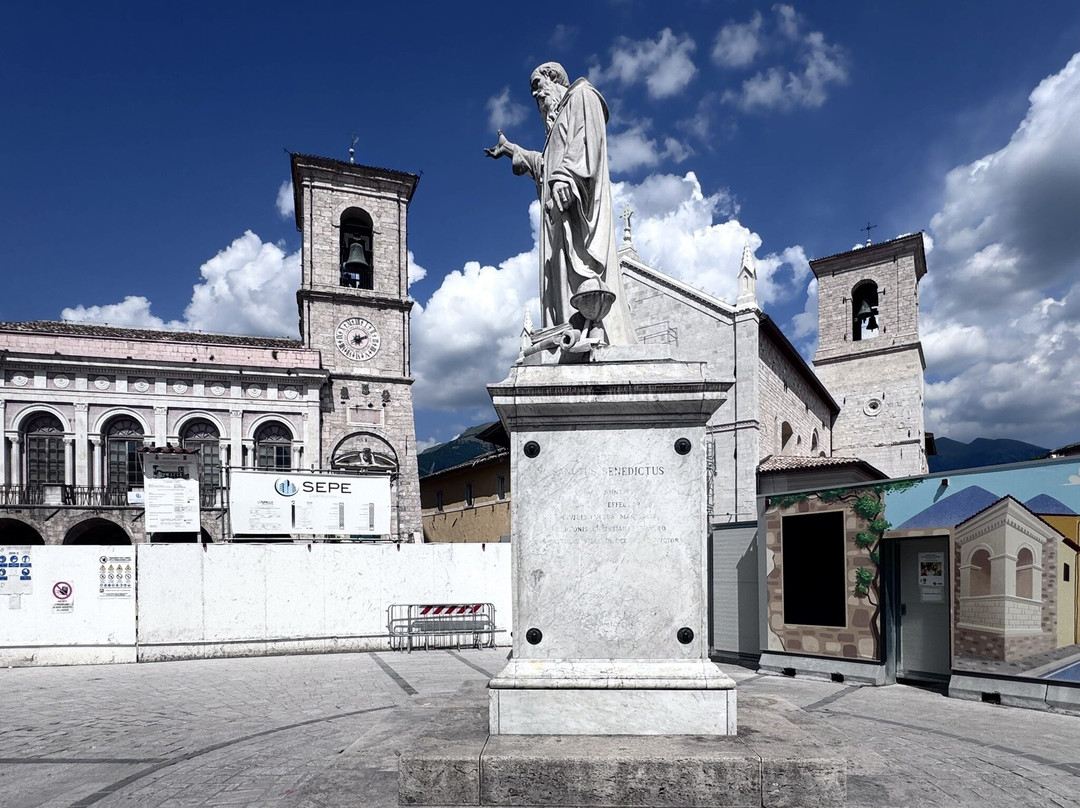 Statua Dedicata a San Benedetto Santo Patrono-诺尔恰必去景点