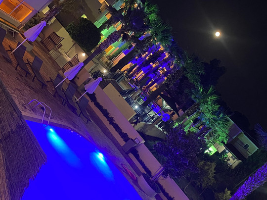 Caretta Island Hotel