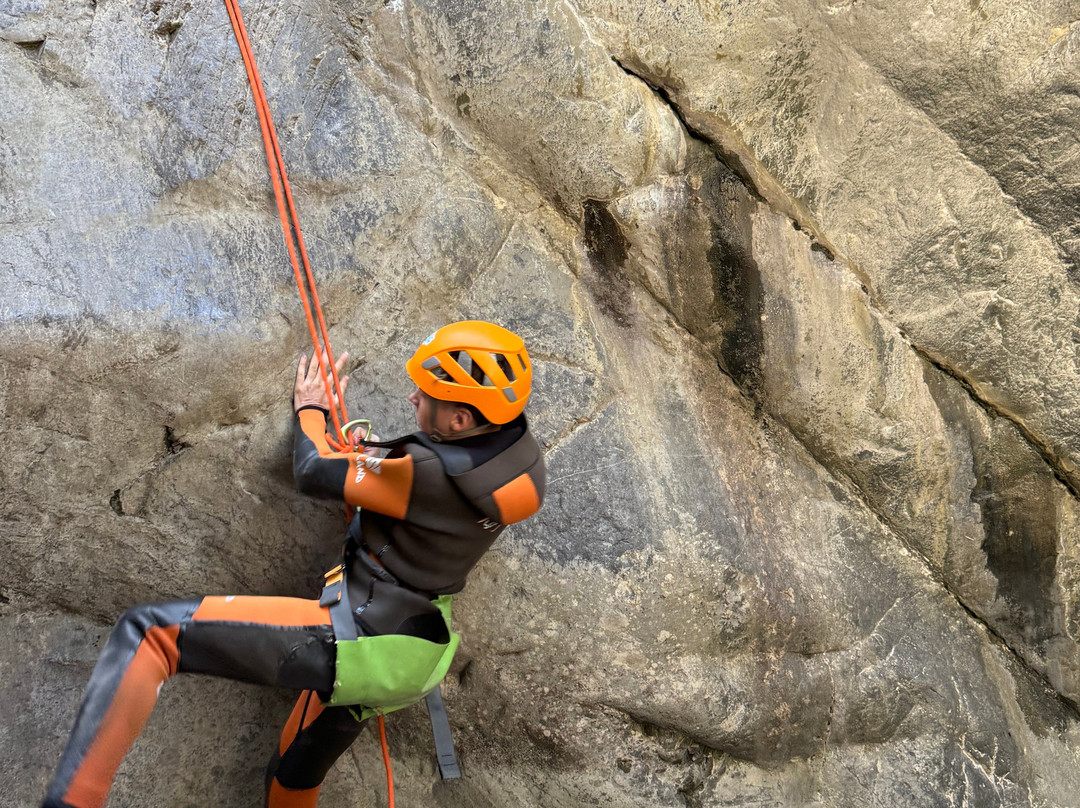Bow Valley Canyon Tour-坎莫尔必去景点