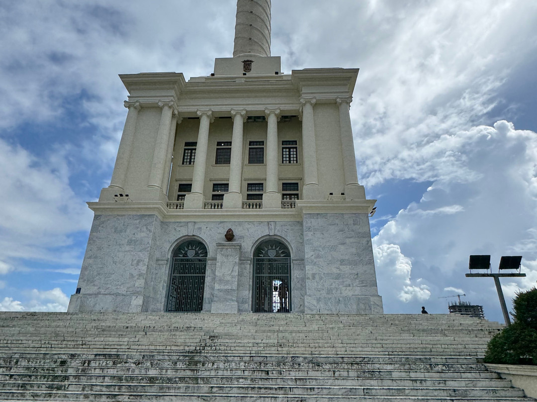 Monumento a los Heroes de la Restauracion-圣地亚哥必去景点