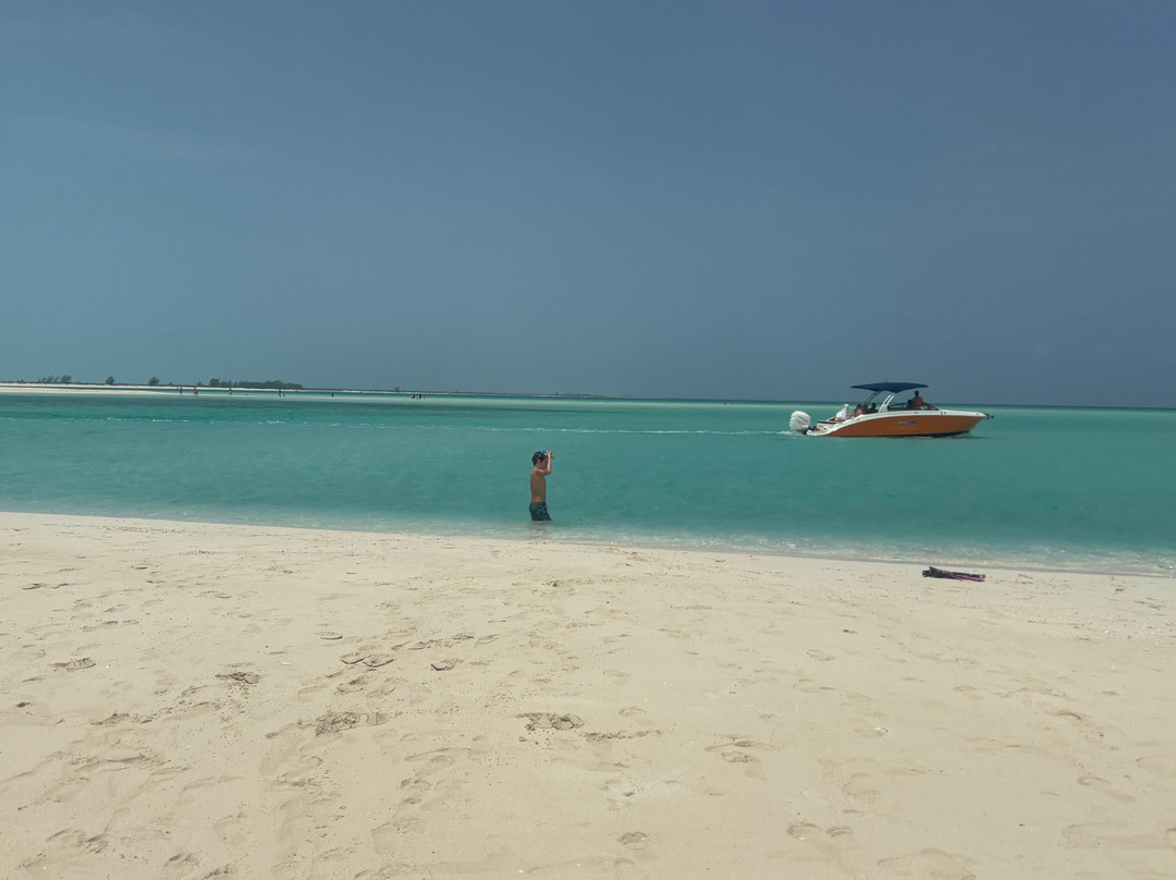 Grace Bay Adventures-格雷斯湾必去景点