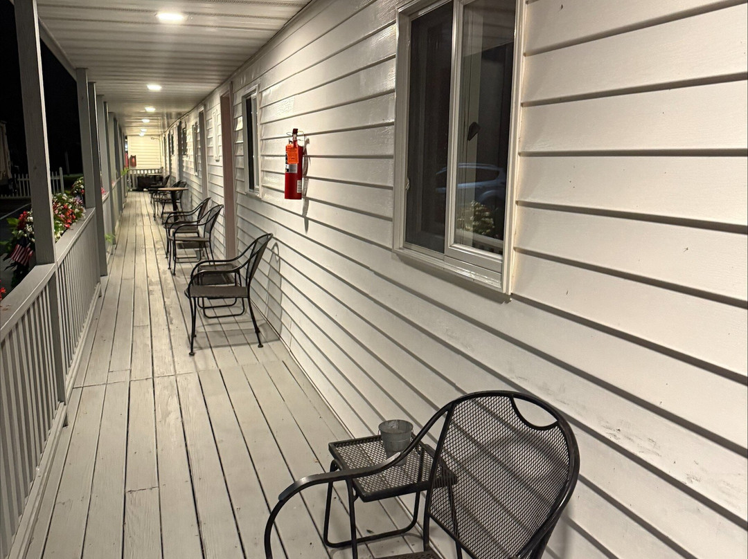 Smith's Colonial Motel主图