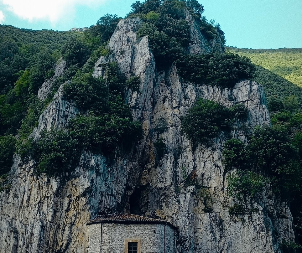 Ponte Marmone-Pioraco必去景点