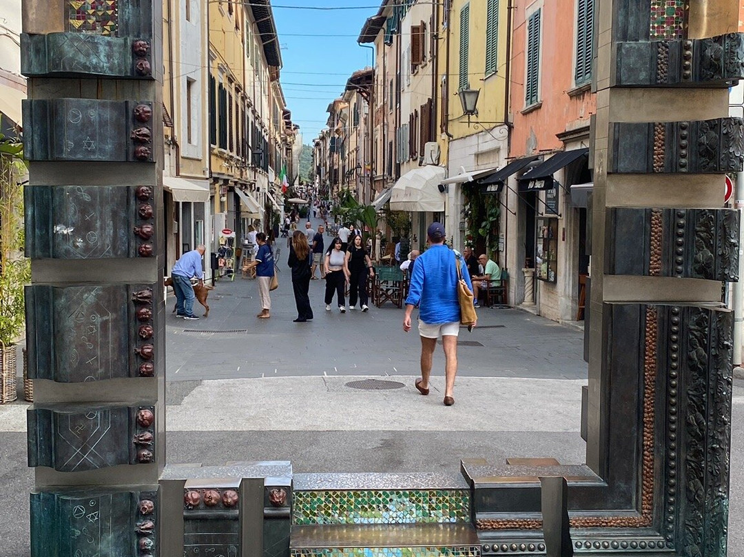 PIAZZA STATUTO-彼得拉桑塔必去景点