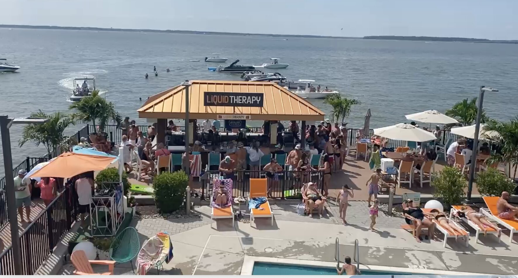 Aloft Ocean City-泳池