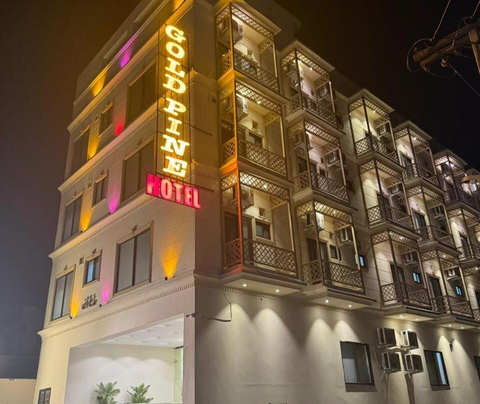 Gold Pine Hotel Lahore