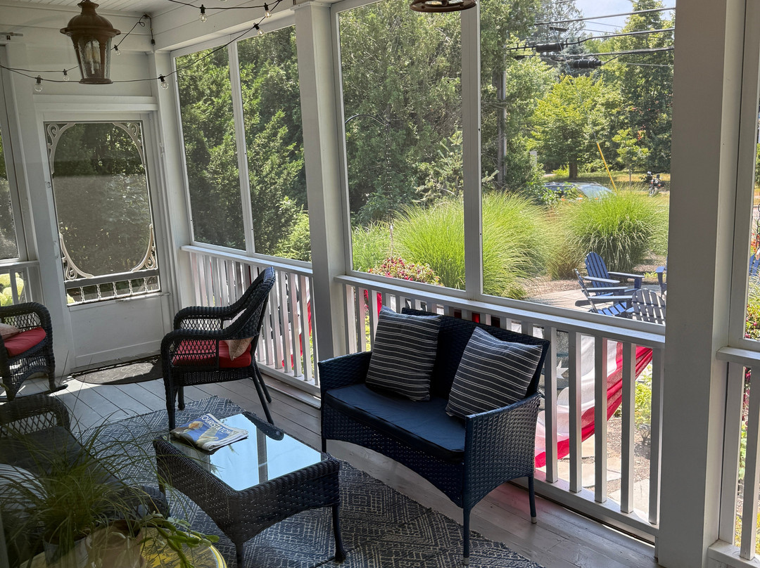 White Sails Inn主图