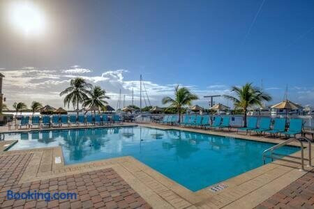 Grand Marina Suite by Brightwild Waterfront