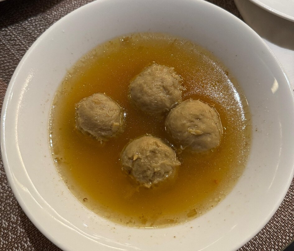 Flora Restaurant At Mercure Gatot Subrot