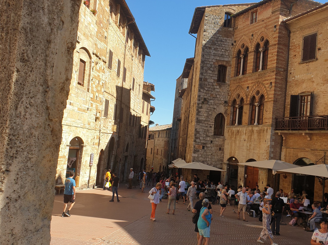 Piazza Della Cisterna-圣吉米尼亚诺必去景点