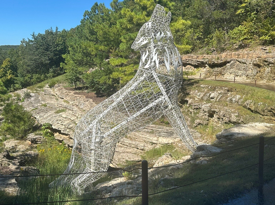 Lost Canyon Nature Trail and Cave-Ridgedale必去景点