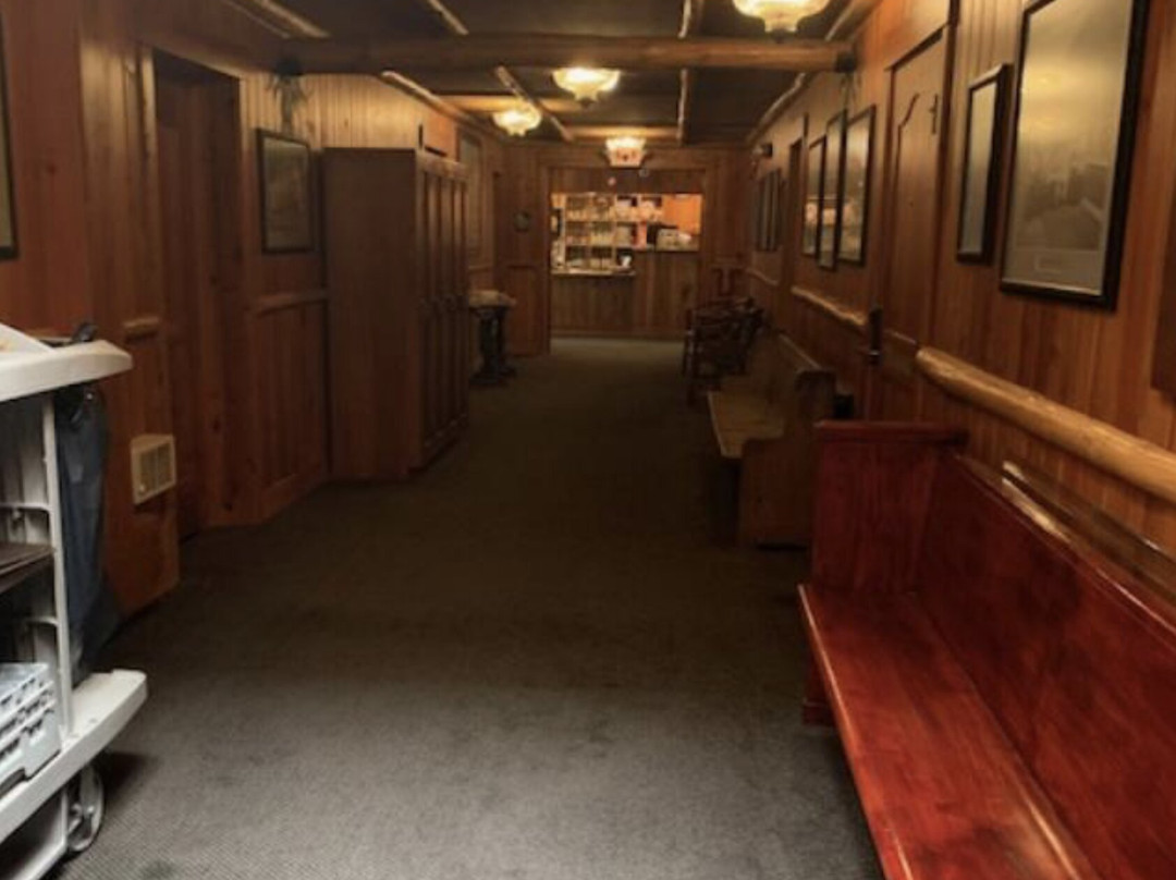 McMenamins Old St. Francis School主图