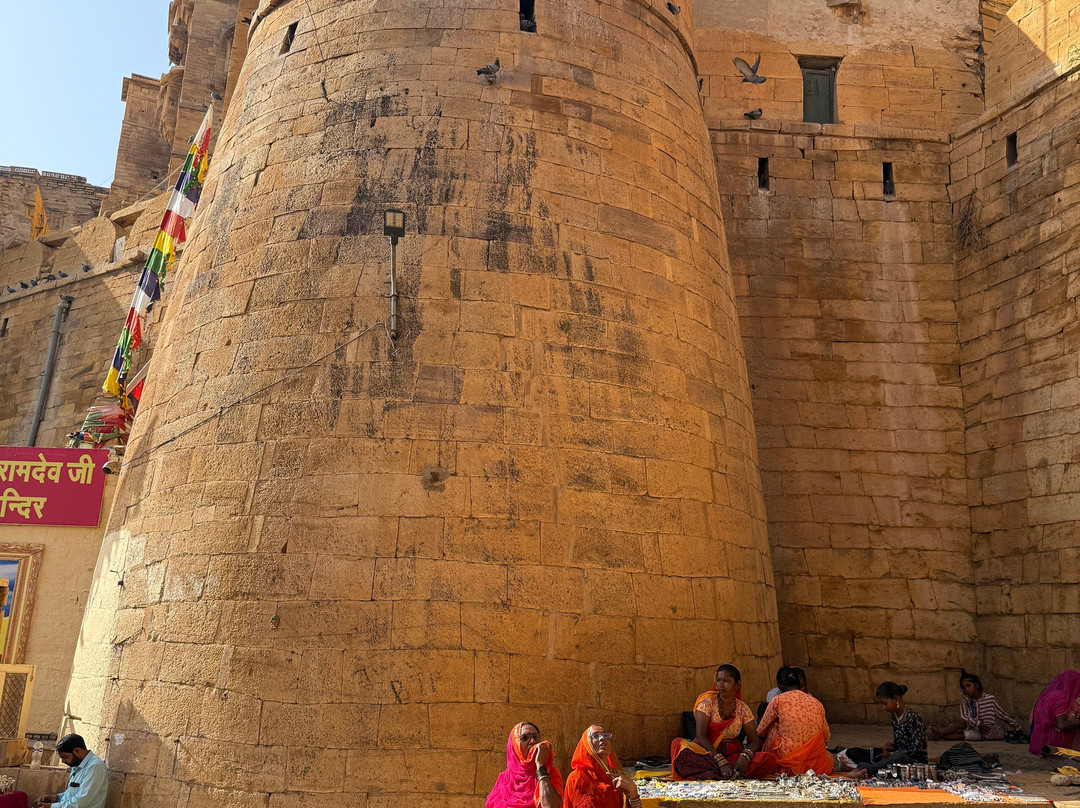 Rainbow Dream Travels-诺伊达必去景点
