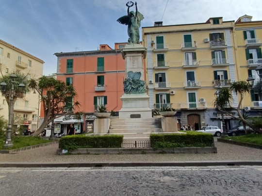 Monumento ai Caduti-斯塔比亚海堡必去景点