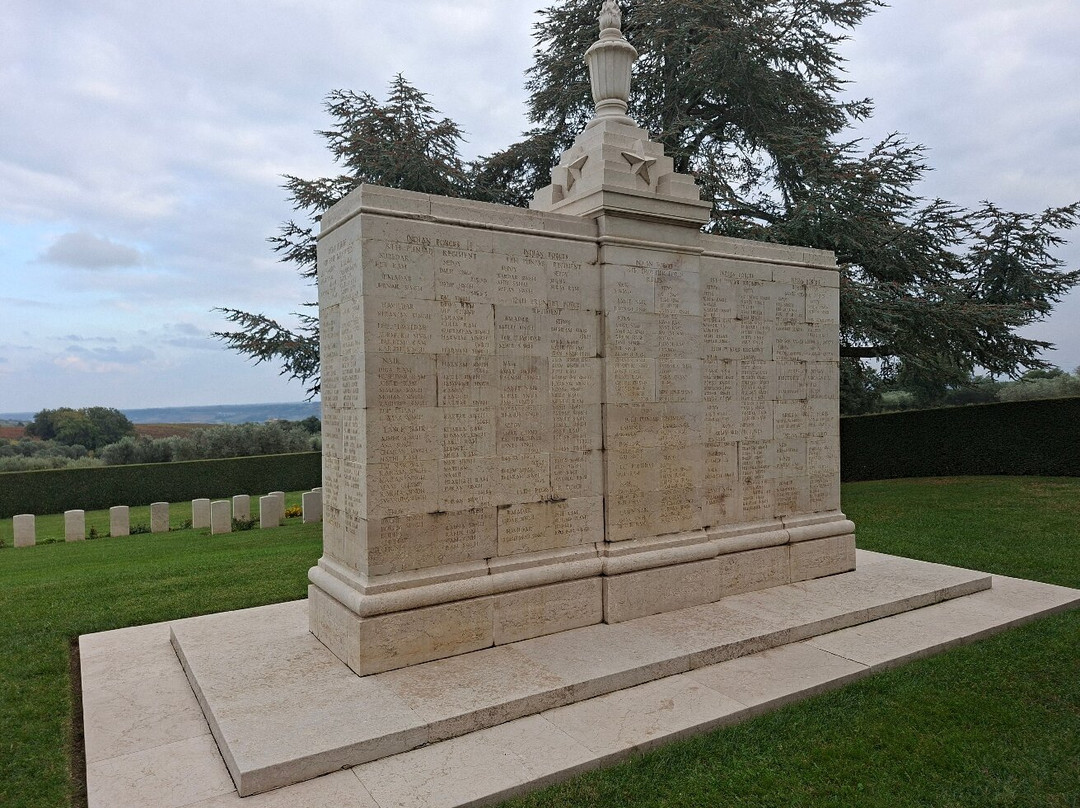 Sangro River War Cemetery-Torino di Sangro必去景点