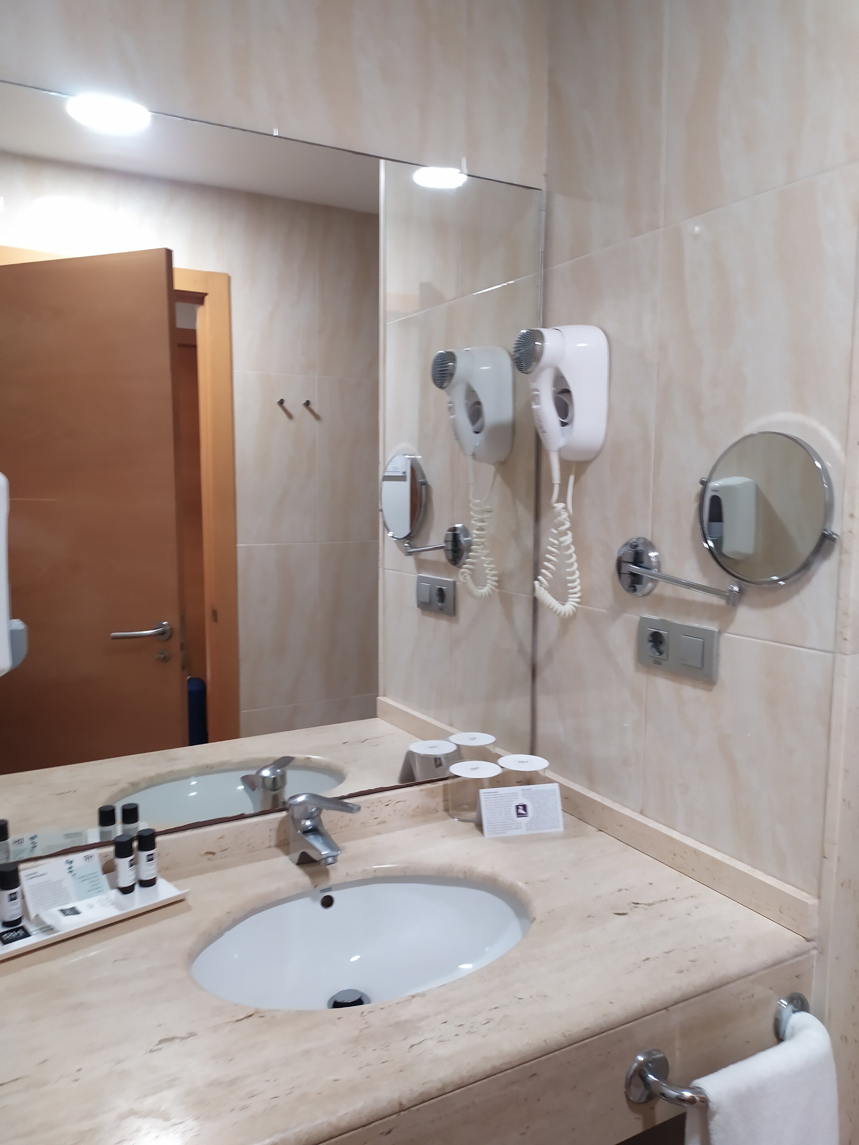 Hotel RH Gijon-浴室