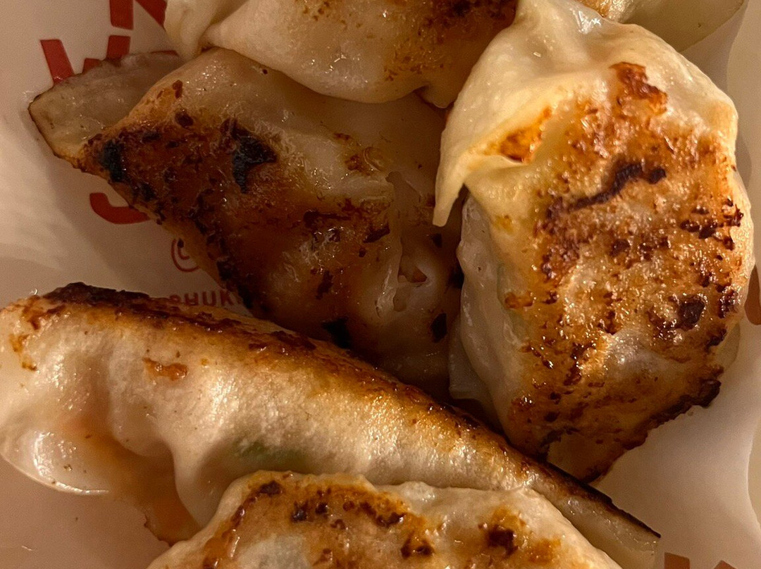 Kata Walking Street-卡塔海滩必去景点