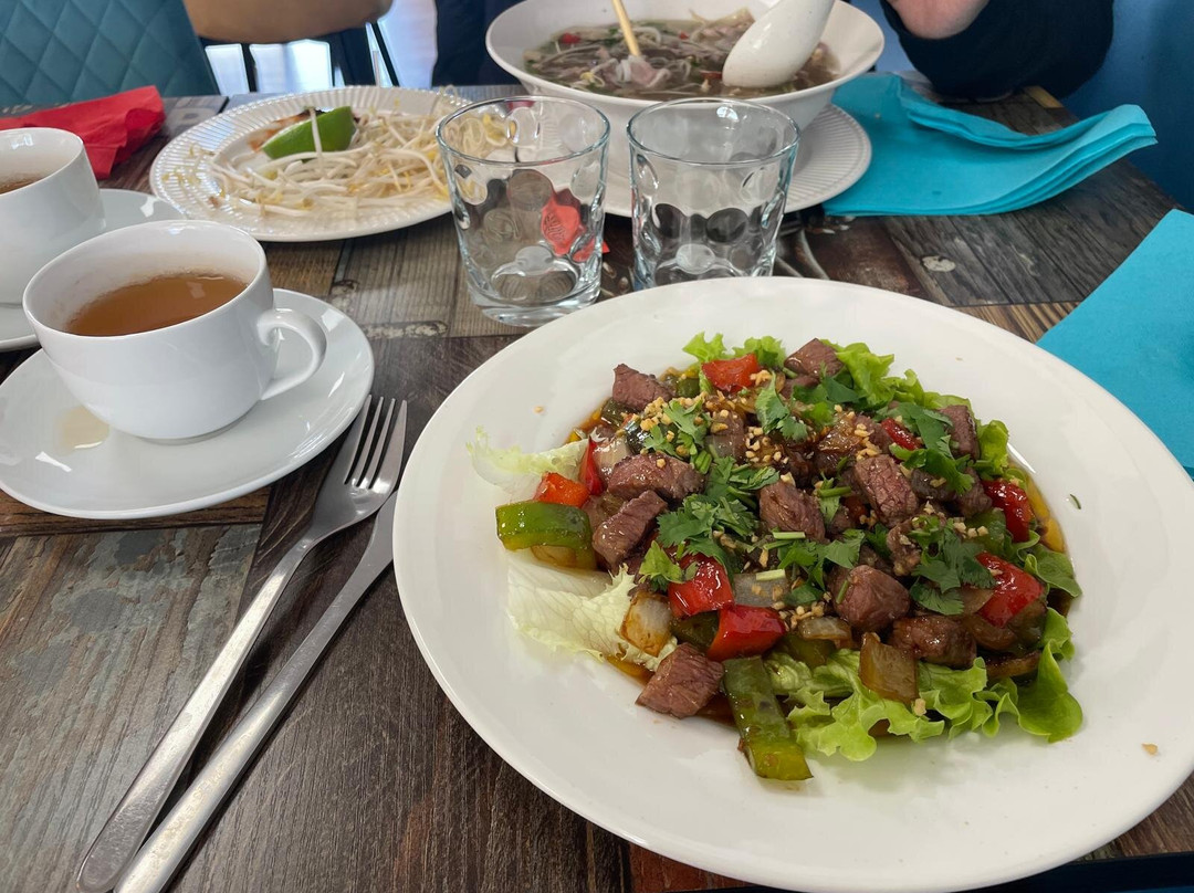 M & Vietnam Restaurant