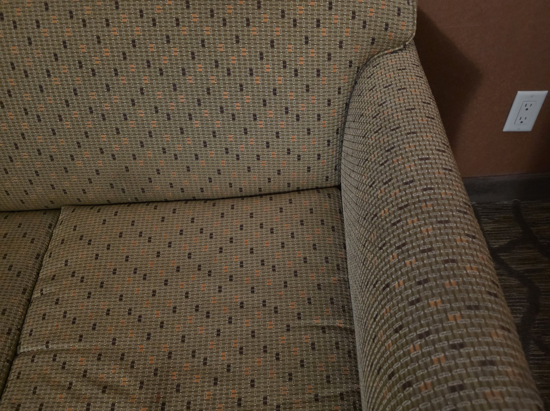 圣迪马斯贝斯特韦斯特套房酒店主图