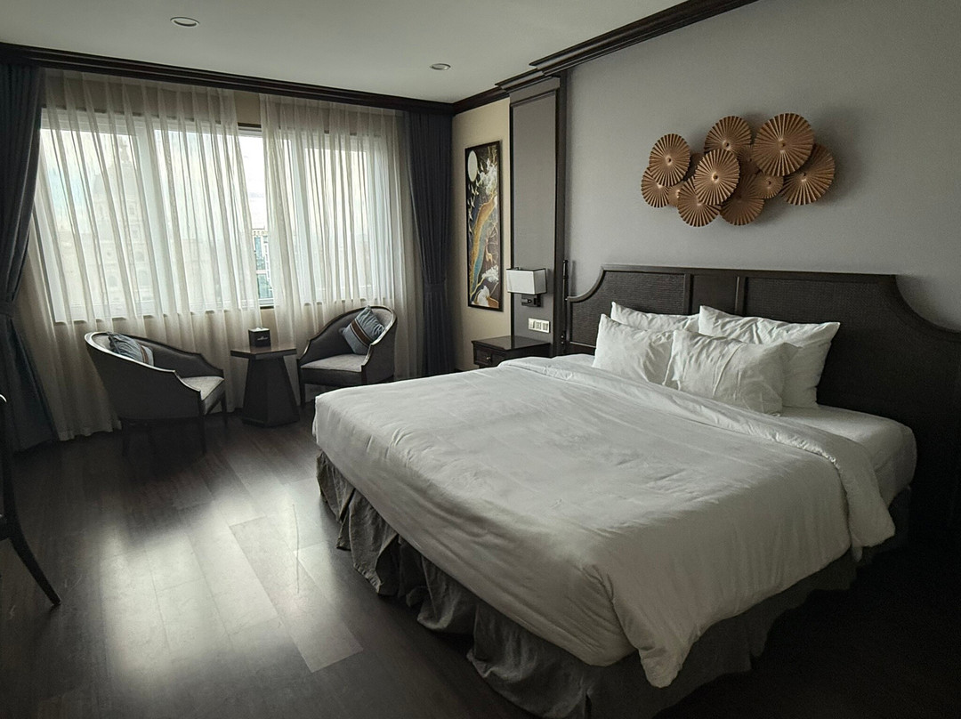 宁平传奇酒店主图