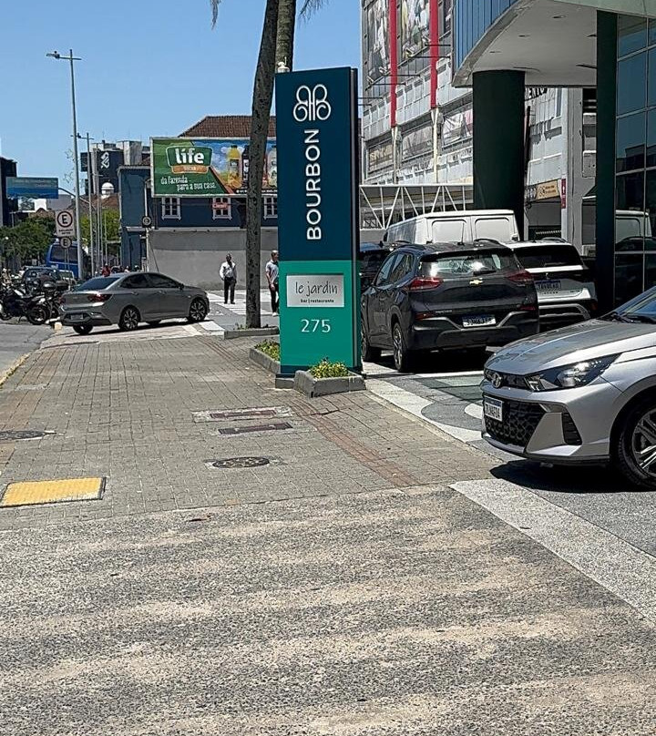 波旁乔恩维尔商务酒店主图