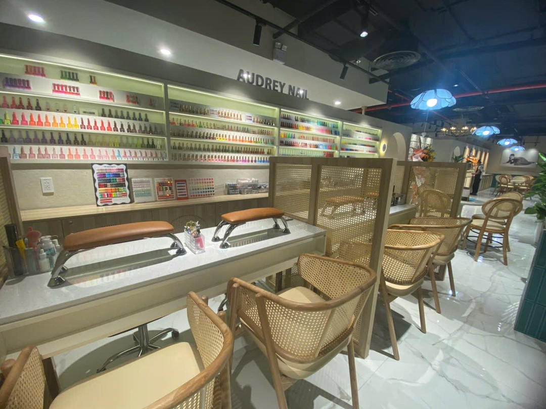 Audrey Nail Cam Ranh