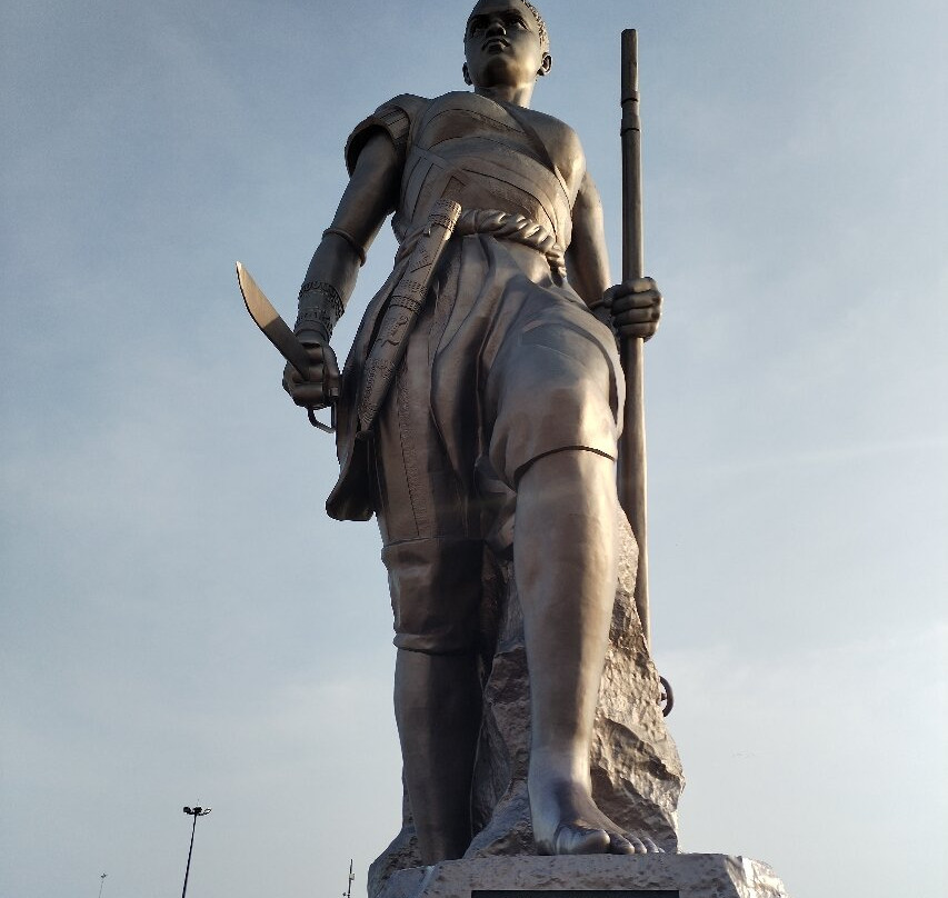 Monument Amazone-科多努必去景点