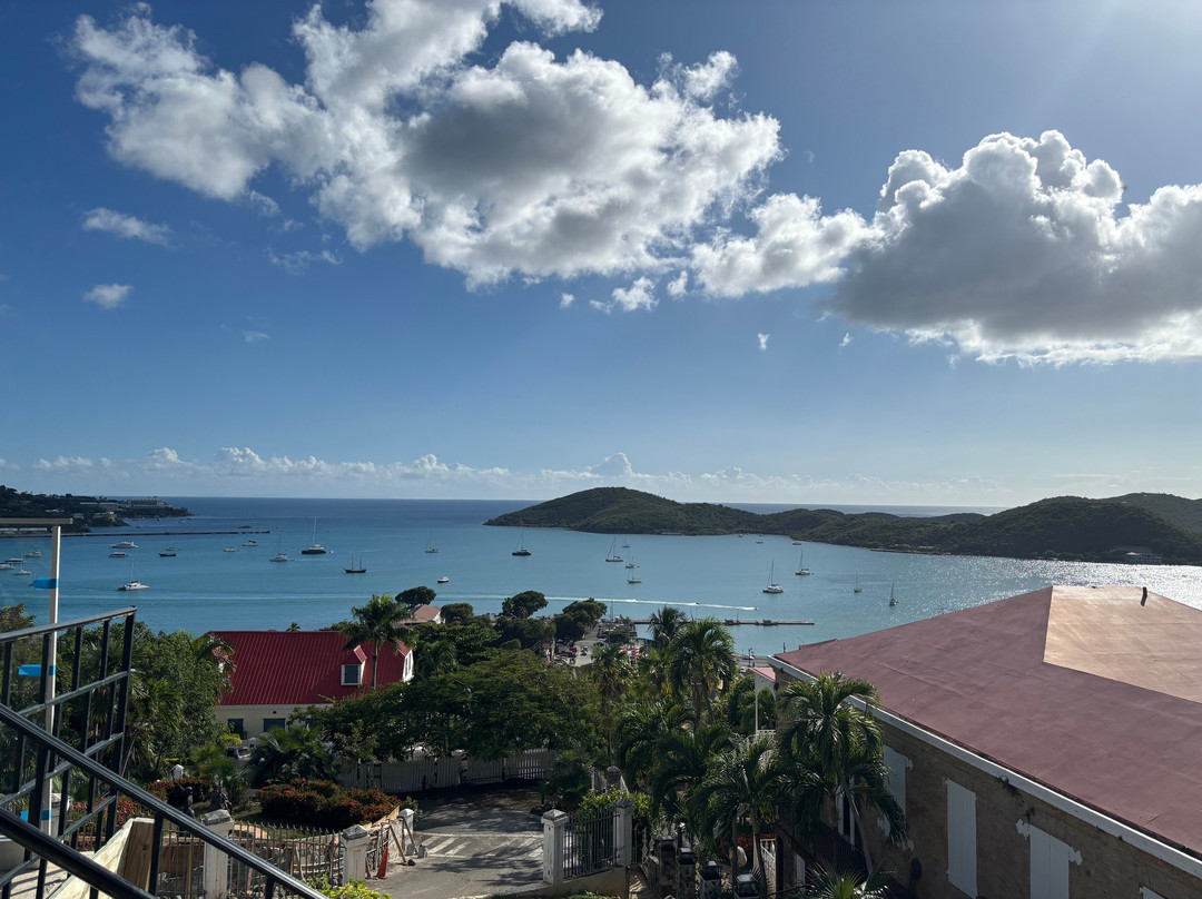 Blackbeard's Lodge主图