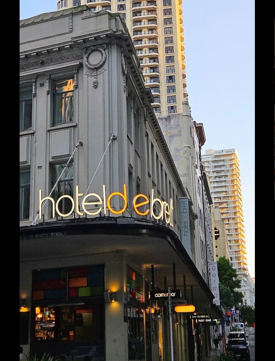 德布雷特酒店-官方