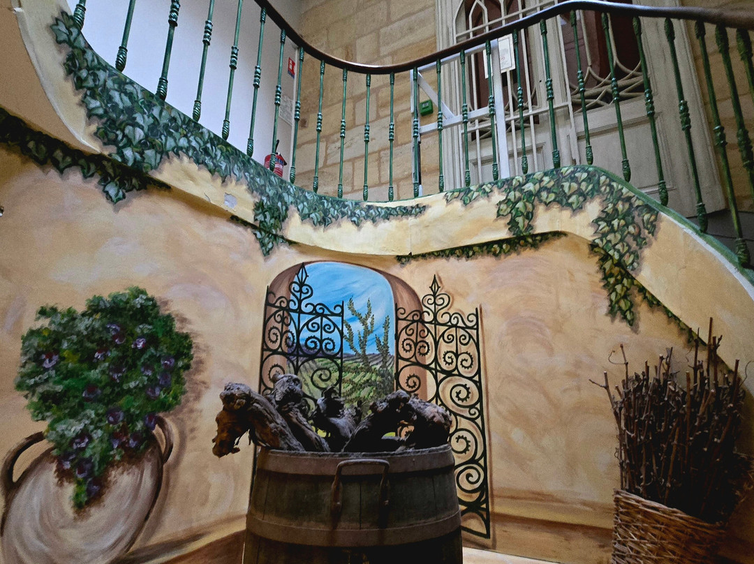 Hôtel De La Tour Libourne主图