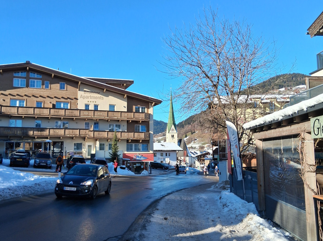 西梅尔维特酒店主图