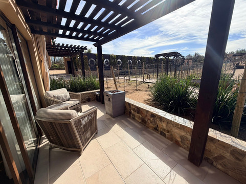 艾玛露精品酒店主图