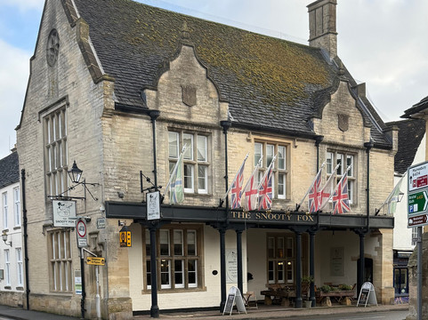 福克斯司农提酒店主图