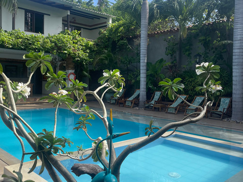 卡马里酒店主图