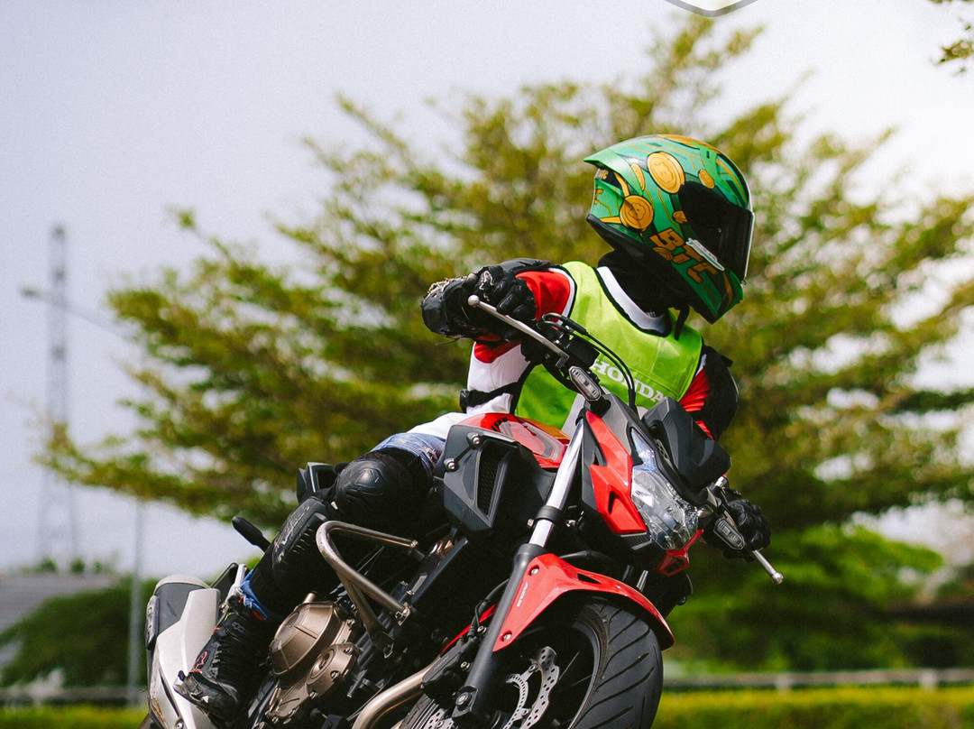 Customgarage-普吉镇必去景点