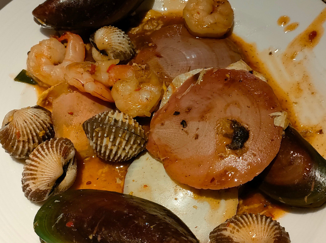 善提卡哥打哈拉攀英达尊贵酒店主图