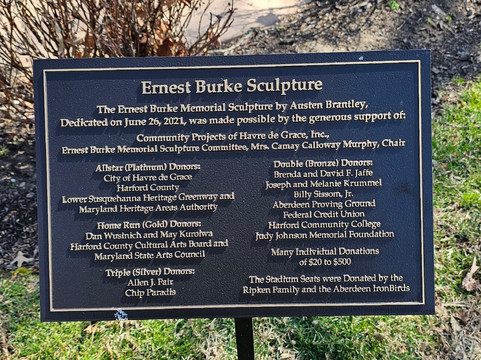Ernest Burke Memorial Statue-Havre de Grace必去景点