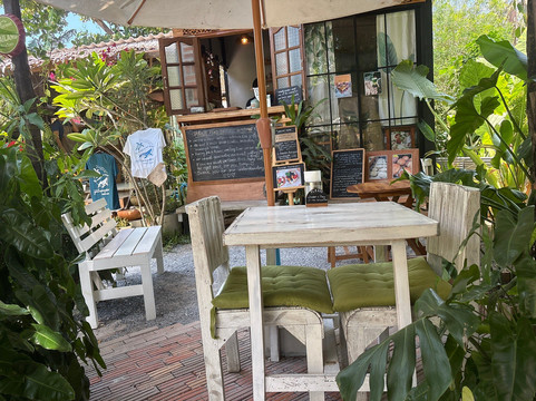 Galapagos Cozy Cafe And Bistro