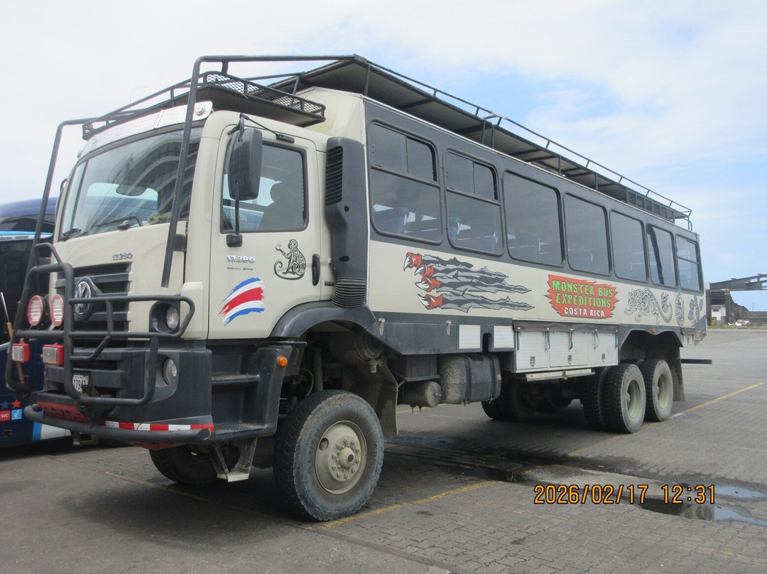 Puerta Limon Monster Bus & Rainforest Expedition-利蒙港必去景点